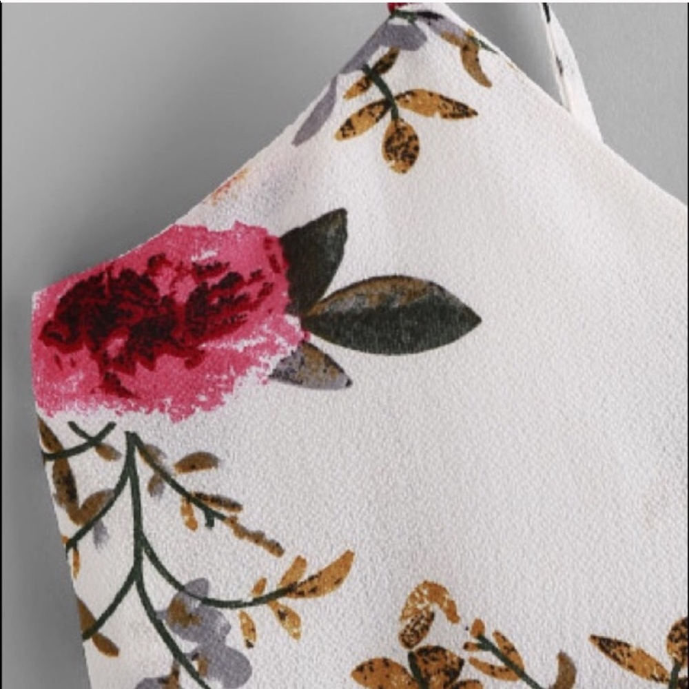 NEW White Floral Crop Top - Picture 3 of 7